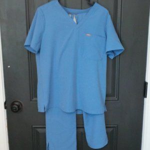 FIGS scrubs set - baby blue